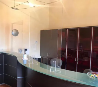 PROTEZIONE PARAFIATO PLEXIGLASS PORFILIO ENERGY CM 65x75 3MM piedistalli 6/8mm (#1093)