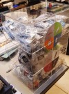ESPOSITORE DA BANCO TRASPARENTE 3 VANI SICUREZZA ANTIFURTO COMPLETO DI 6 ACCESORI SMARTPHONE (#682B)