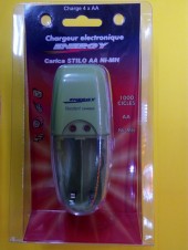  Carica pile batterie Ni-MH formati Stilo AA Energy BC006S-EU (no pile) (#235 Cod.34ES)