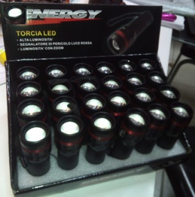TORCIA LED ALLUMINIO NERA CON FASCIO ZOOM REGOLABILE (3 PILE AAA N.I.) ENERGY (#478A COD. 71LEDHSL1025)