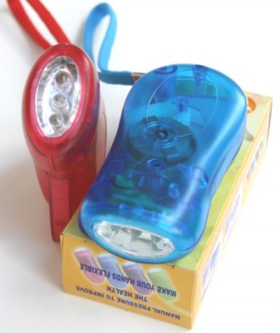 TORCIA 3 LED RICARICA DINAMO leva ricarica manuale (#533 cod. 71LED3DIN)