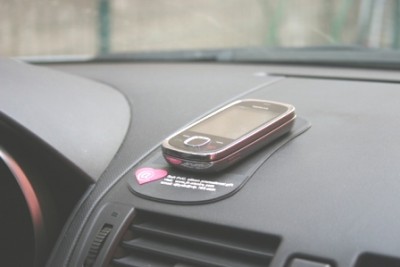 TAPPETINO SILICONE ANTISCIVOLO IDEALE PER CRUSCOTTO AUTO (#690)